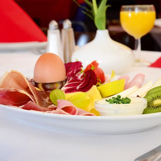 FRÜHSTÜCK